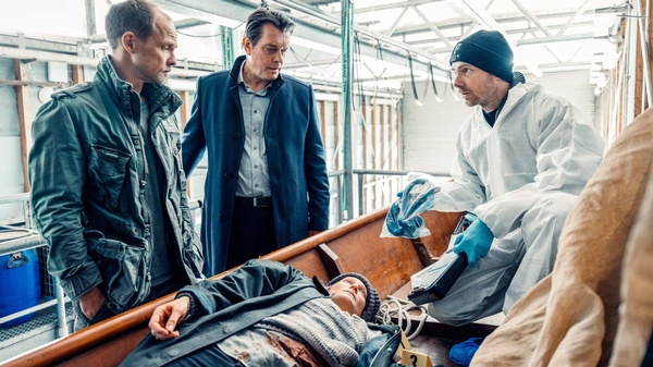 Im Bild (v.li.): Matthias Koeberlin (Micha Oberländer), Hary Prinz (Thomas Komlatschek), Magdalena Kronschläger (Victoria Ludolf), Stefan Pohl (Thomas Egger).